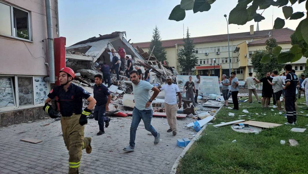 Balıkesir depremi, İstanbul depremini tetikler mi? Deprem uzmanlarından çarpıcı açıklamalar! 8